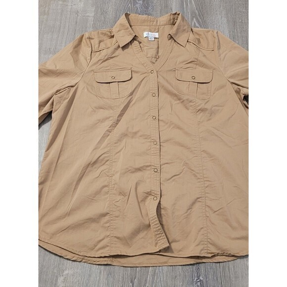 D & Co. Button-Up Camp Shirt Women Size Lar Brown Collared Roll Tab Long Sleeves - Picture 3 of 7
